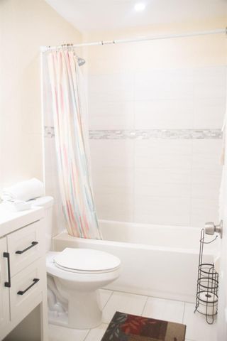 2337 Avenue B, Riviera Beach, FL 33404
