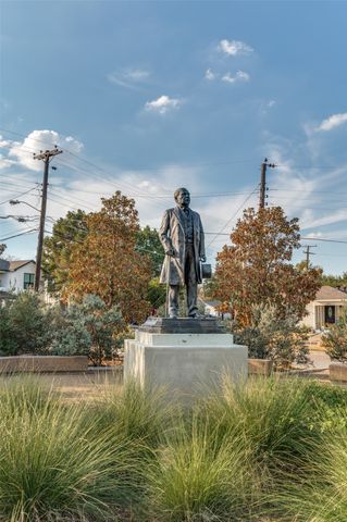 1003 Morris Street, Dallas, TX 75212