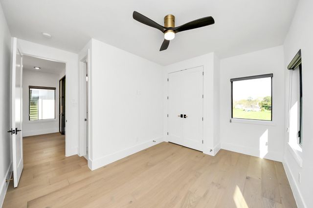 615 Rolling Oaks, Stafford, TX 77477