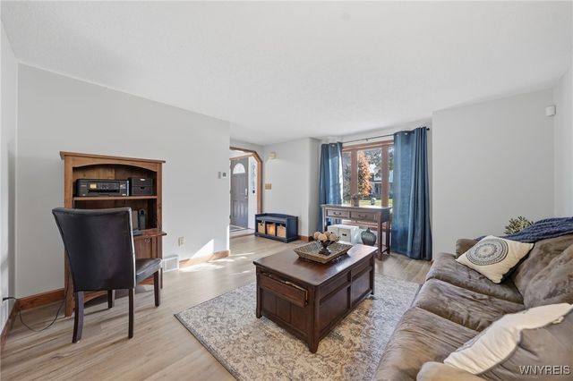 28 Baywood Drive, Cheektowaga, NY 14227