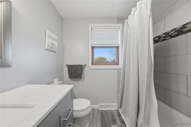 28 Baywood Drive, Cheektowaga, NY 14227