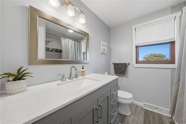 28 Baywood Drive, Cheektowaga, NY 14227