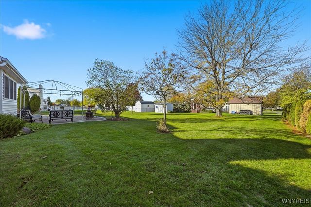 28 Baywood Drive, Cheektowaga, NY 14227