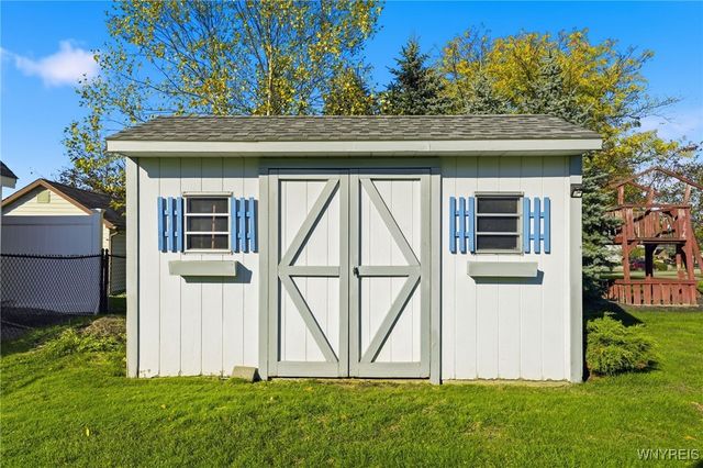 28 Baywood Drive, Cheektowaga, NY 14227