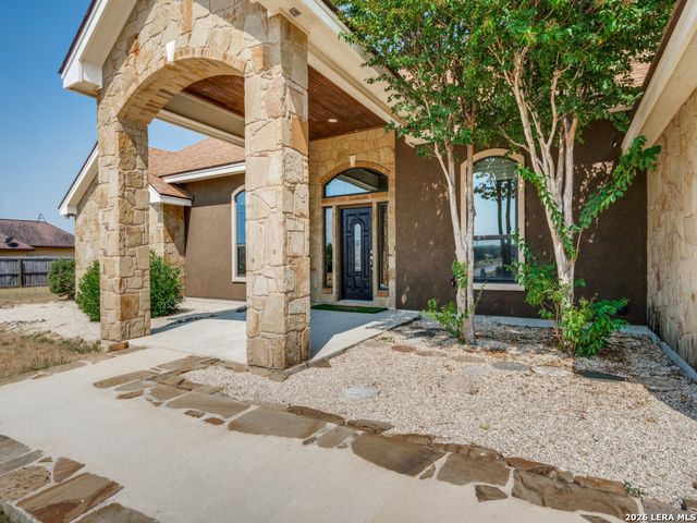 201 Abrego Lake, Floresville, TX 78114