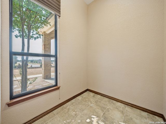 201 Abrego Lake, Floresville, TX 78114