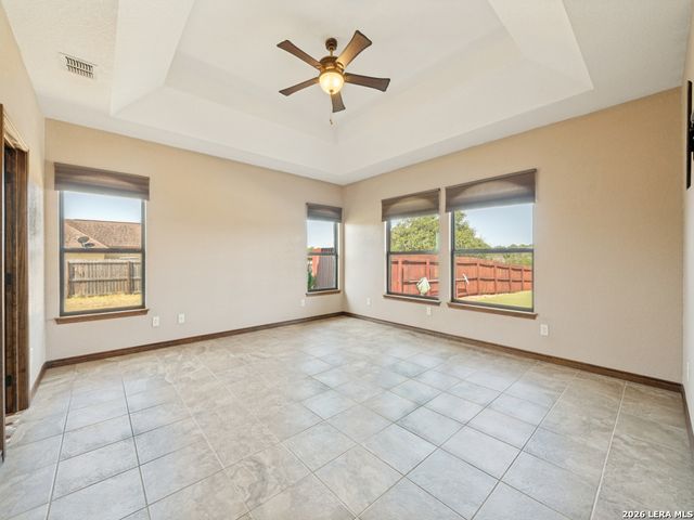 201 Abrego Lake, Floresville, TX 78114
