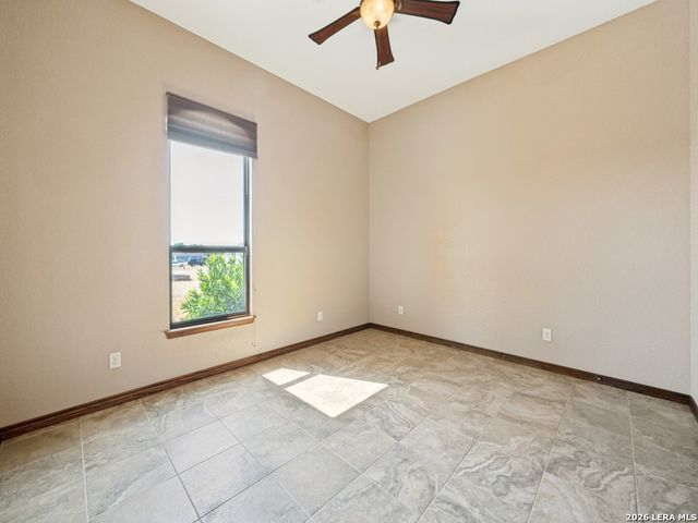 201 Abrego Lake, Floresville, TX 78114