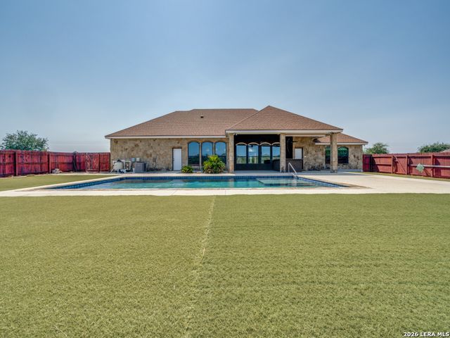 201 Abrego Lake, Floresville, TX 78114