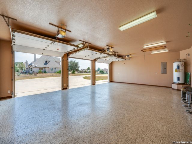 201 Abrego Lake, Floresville, TX 78114
