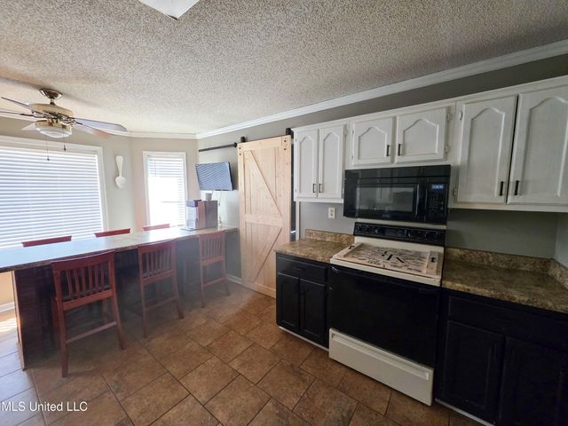 7370 Fox Glen Drive, Olive Branch, MS 38654