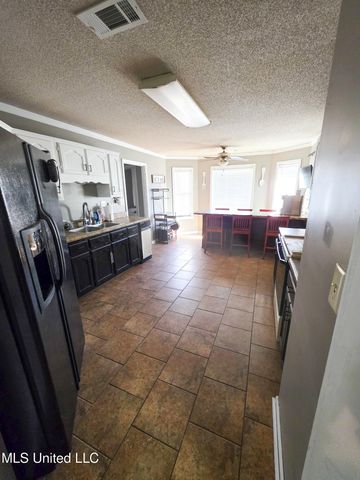 7370 Fox Glen Drive, Olive Branch, MS 38654