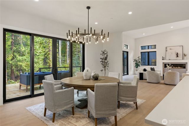 13982 Manzanita Road NE, Bainbridge Island, WA 98110