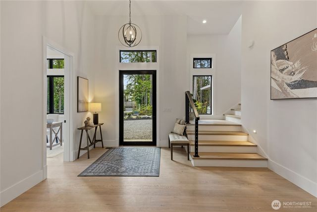 13982 Manzanita Road NE, Bainbridge Island, WA 98110