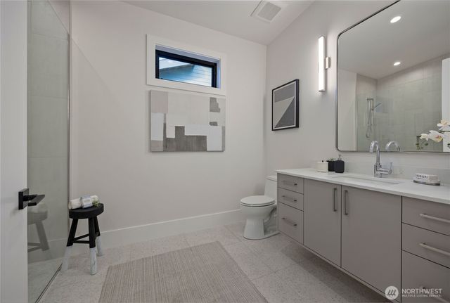 13982 Manzanita Road NE, Bainbridge Island, WA 98110