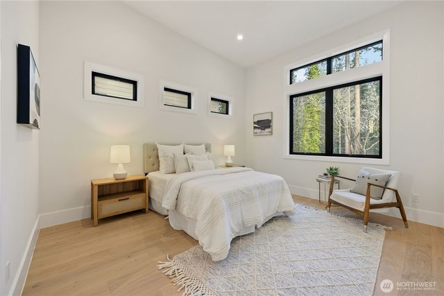 13982 Manzanita Road NE, Bainbridge Island, WA 98110