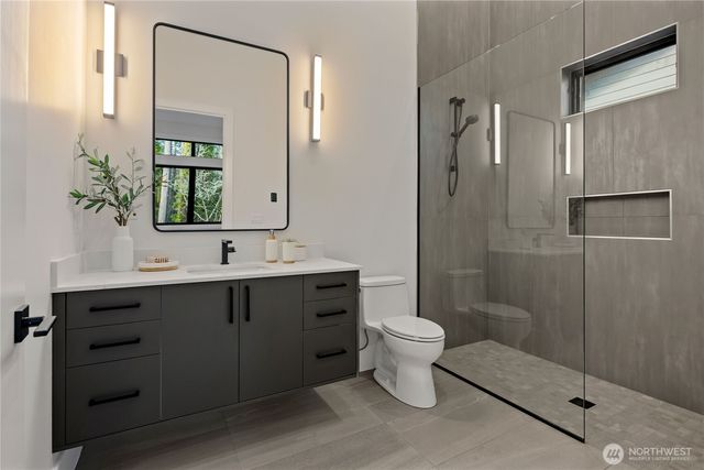 13982 Manzanita Road NE, Bainbridge Island, WA 98110