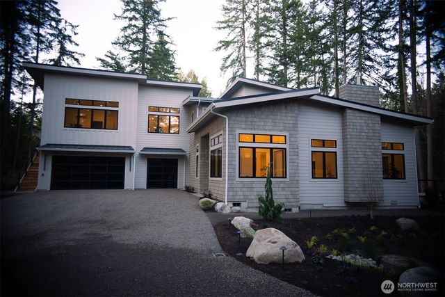 13982 Manzanita Road NE, Bainbridge Island, WA 98110