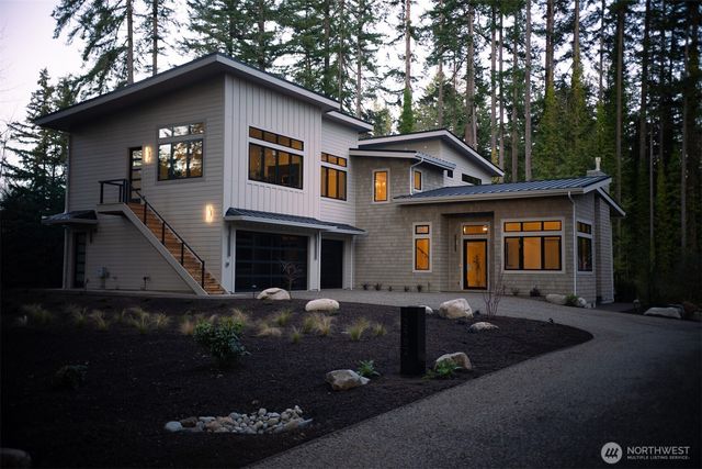 13982 Manzanita Road NE, Bainbridge Island, WA 98110