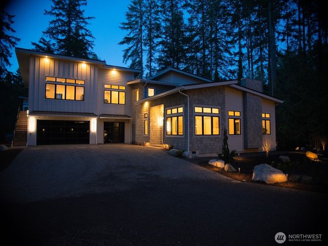 13982 Manzanita Road NE, Bainbridge Island, WA 98110