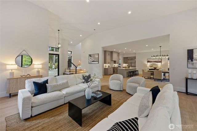 13982 Manzanita Road NE, Bainbridge Island, WA 98110