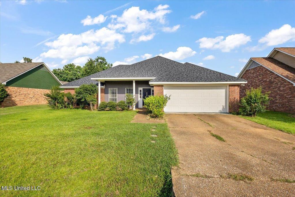 204 Cherry Bark Drive, Brandon, MS 39047