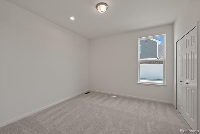 29128 Myles Andrew Drive, South Lyon, MI 48178