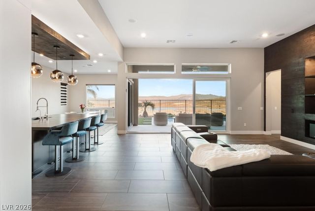 36 Thorn Creek Street, Henderson, NV 89011