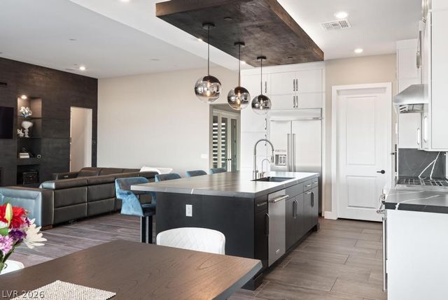 36 Thorn Creek Street, Henderson, NV 89011