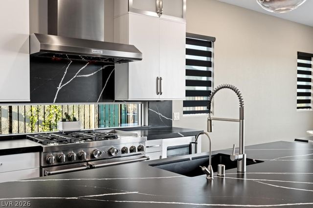 36 Thorn Creek Street, Henderson, NV 89011