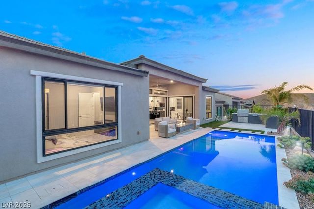 36 Thorn Creek Street, Henderson, NV 89011