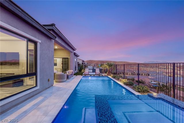 36 Thorn Creek Street, Henderson, NV 89011