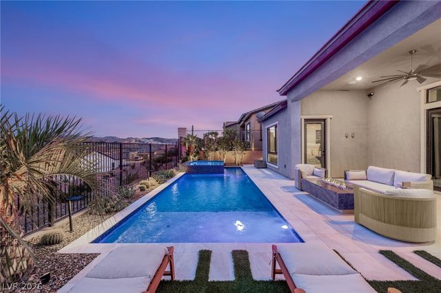 36 Thorn Creek Street, Henderson, NV 89011