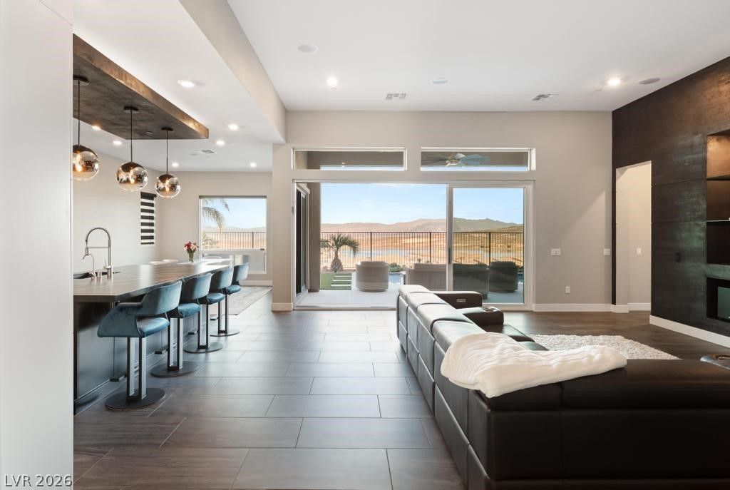 Image 17 of property listing at 36 Thorn Creek Street, Henderson, NV 89011