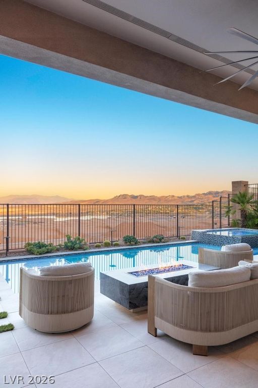 Image 50 of property listing at 36 Thorn Creek Street, Henderson, NV 89011