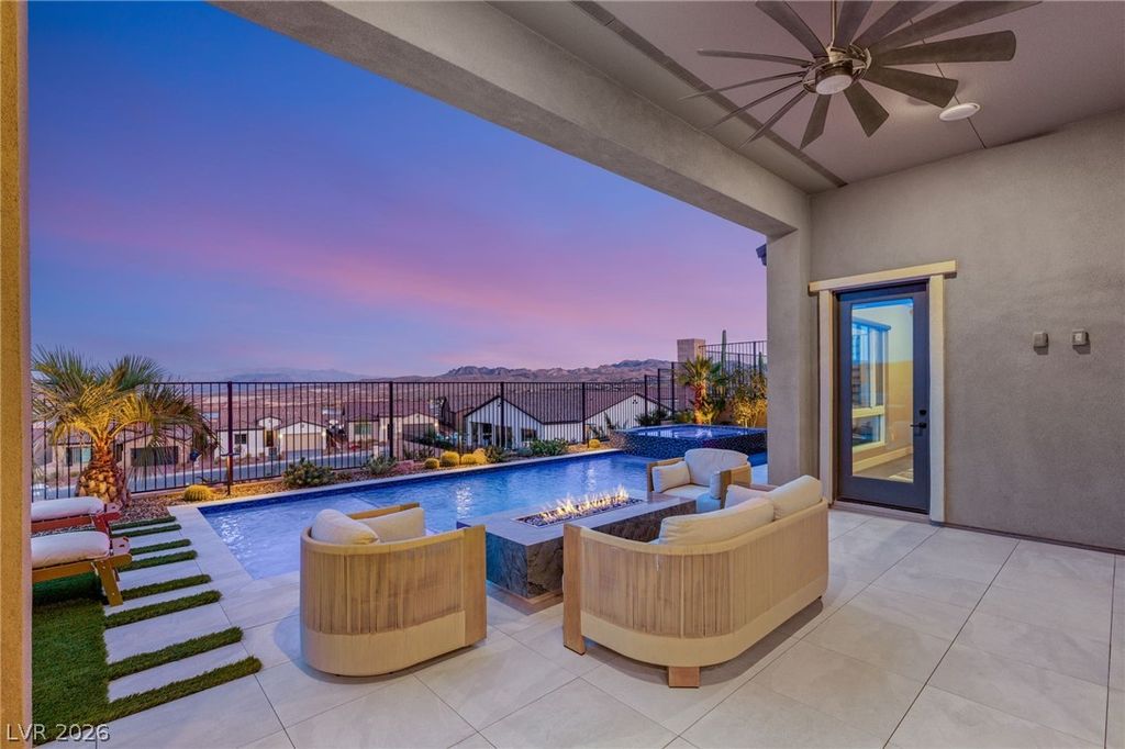Image 51 of property listing at 36 Thorn Creek Street, Henderson, NV 89011