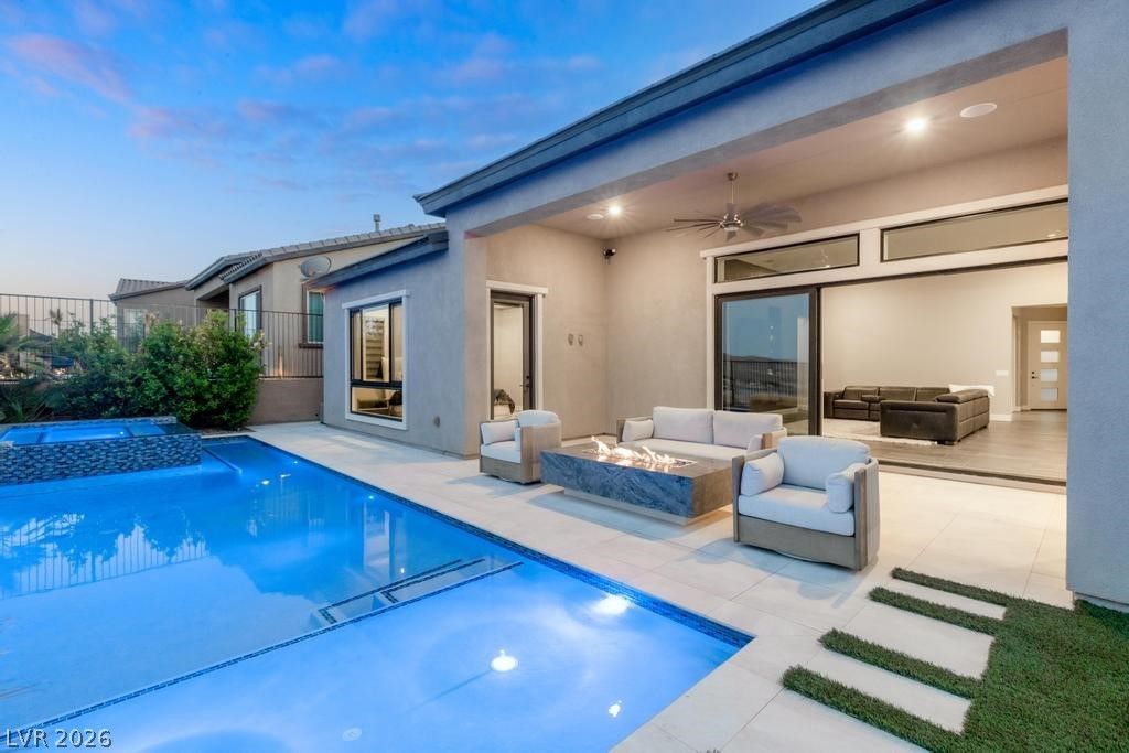 Image 54 of property listing at 36 Thorn Creek Street, Henderson, NV 89011