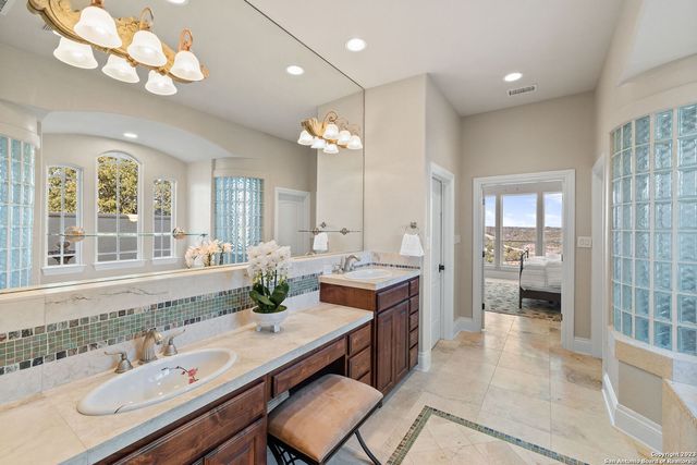 204 Paradise Point, Boerne, TX 78006