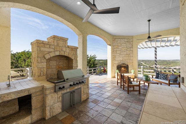 204 Paradise Point, Boerne, TX 78006