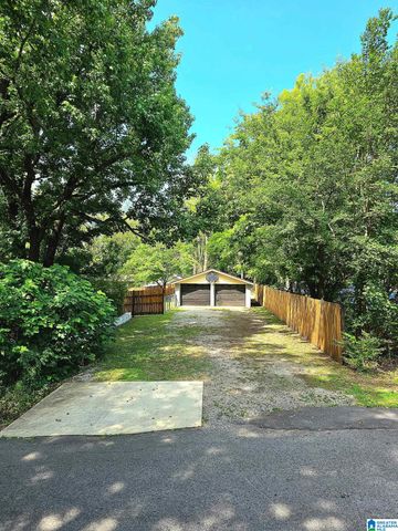 137 BAKER AVENUE, Hueytown, AL 35023