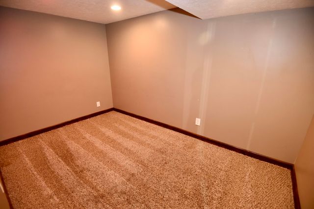 12 MARIAN Avenue, Council Bluffs, IA 51503