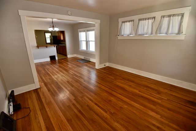 12 MARIAN Avenue, Council Bluffs, IA 51503