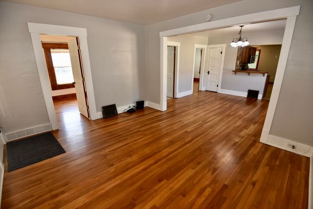 12 MARIAN Avenue, Council Bluffs, IA 51503