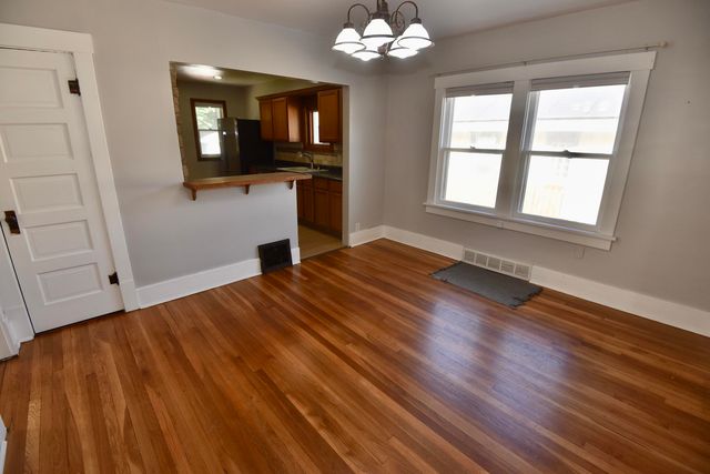 12 MARIAN Avenue, Council Bluffs, IA 51503