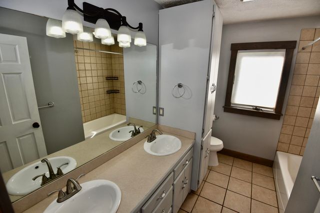 12 MARIAN Avenue, Council Bluffs, IA 51503