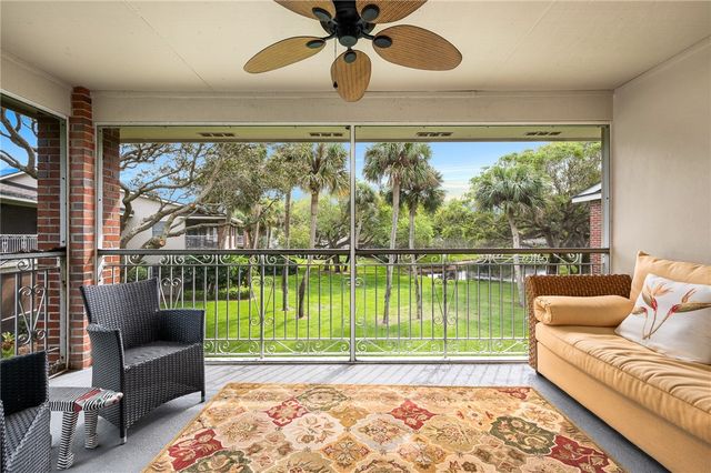 101 W Park Shores Circle 2W, Vero Beach, FL 32963