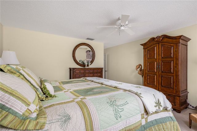 101 W Park Shores Circle 2W, Vero Beach, FL 32963