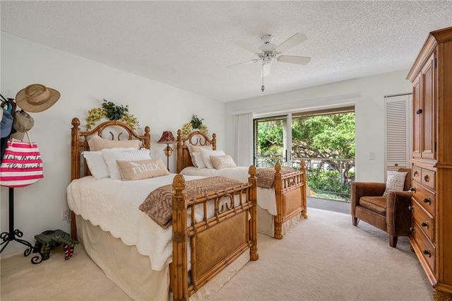 101 W Park Shores Circle 2W, Vero Beach, FL 32963