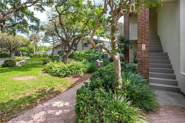 101 W Park Shores Circle 2W, Vero Beach, FL 32963
