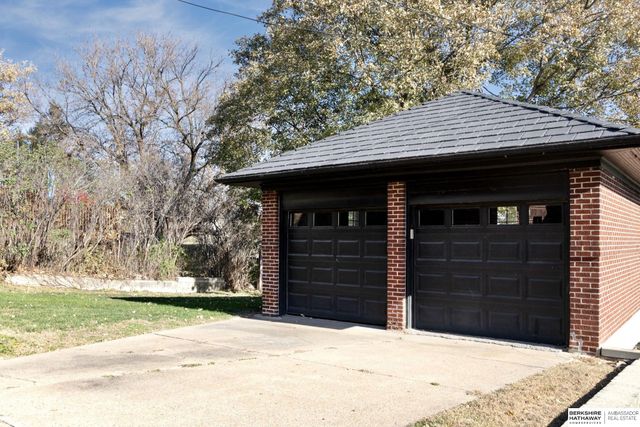 311 N 36th Avenue, Omaha, NE 68131